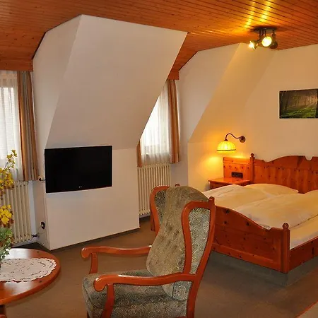 Szálloda Gaestehaus Becher 3*