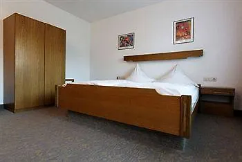 Hotel Gaestehaus Becher 3*